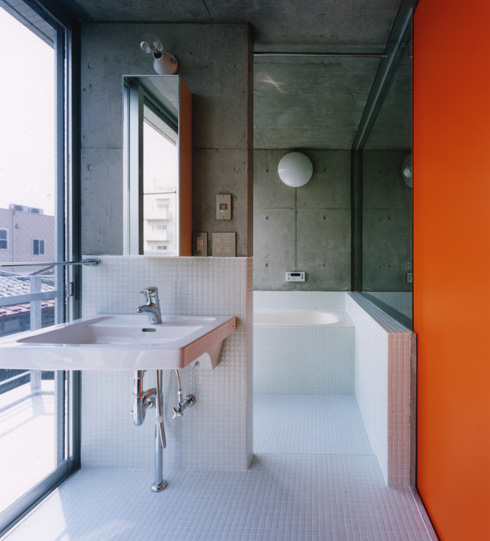 長屋　コンクリート打放し　浴室　デザインマンション